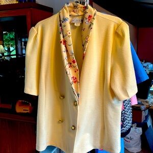 Lovely yellow short sleeved blazer with matching skirt size 16